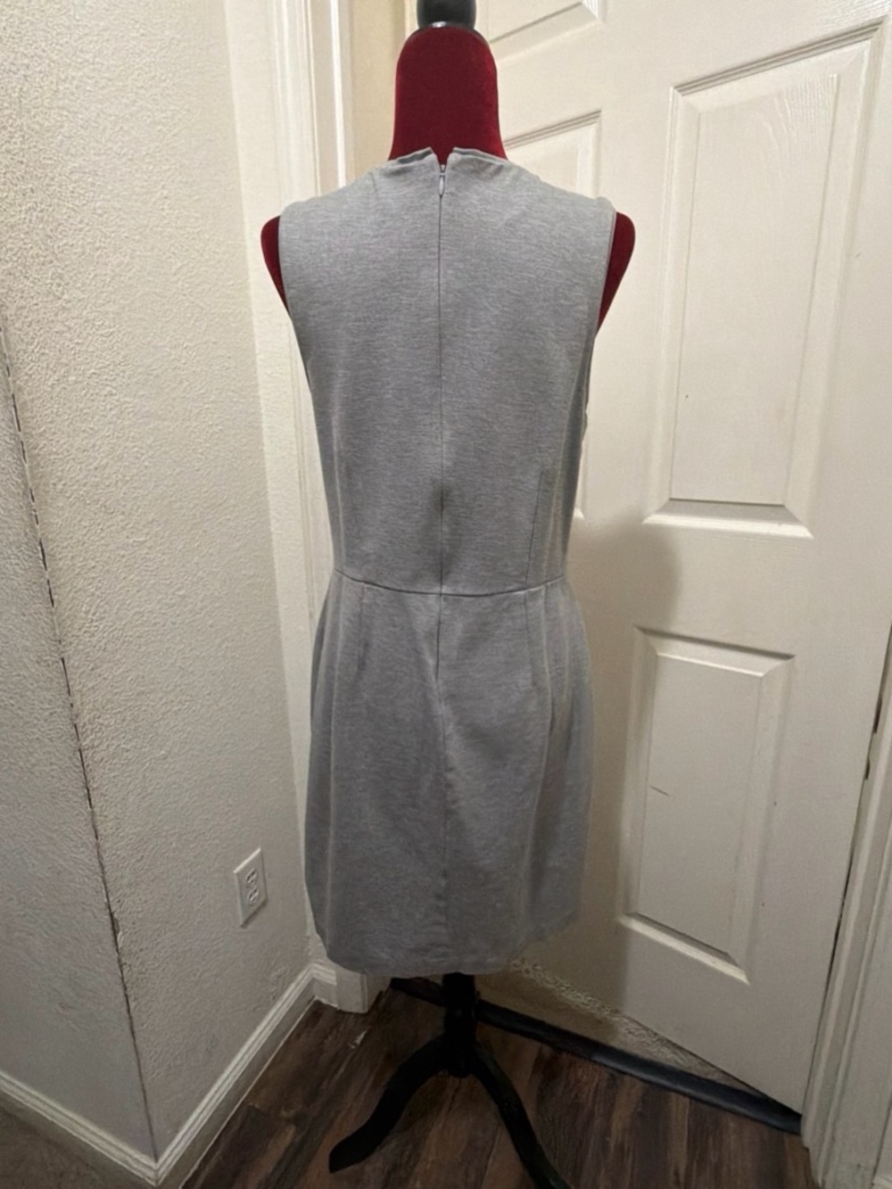 Banana Republic Gray Sleeveless Daisy Appliqué Mini Dress - Picture 3 of 4